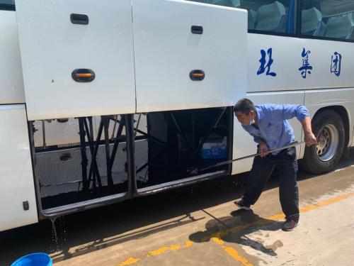 驾驶